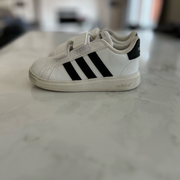 Adidas Kids Grand Court 2.0 Sneakers - White and Black - Picture 5 of 7